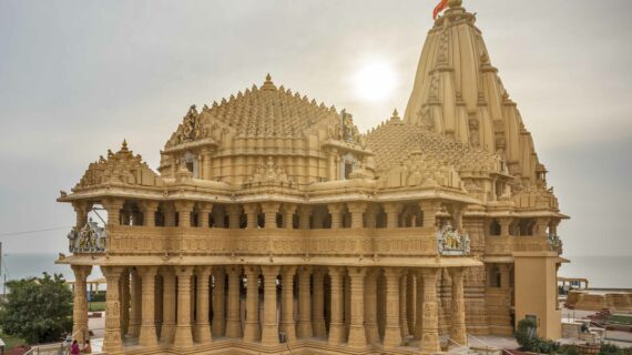 Somanath_mandir_(cropped)